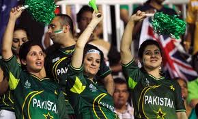 Pak fans go crazy in Dubai