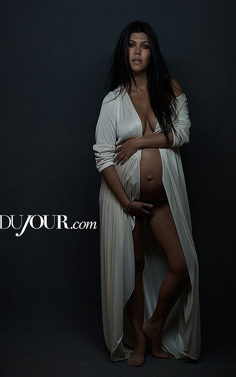 Kourtney Kardashian poses nude