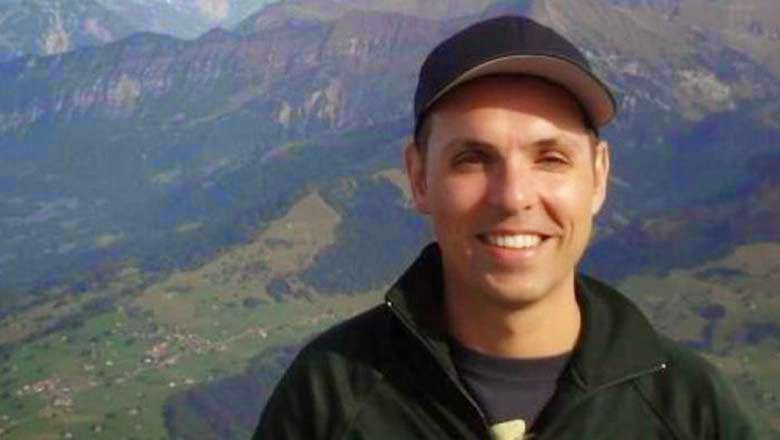Investigators carry out a background search of Germanwings Co-Pilot Andreas Lubitz