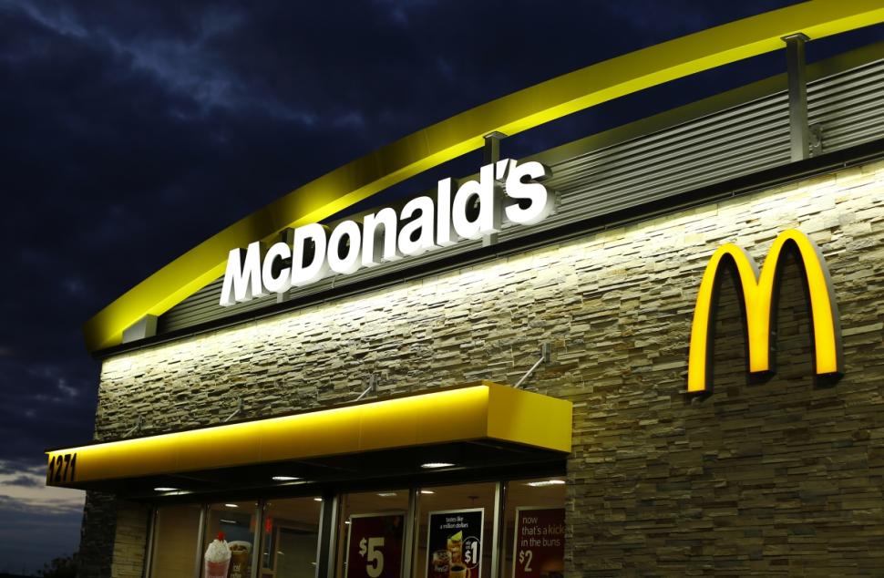 McDonalds new CEO announces the implementation of a non antibiotic chicken in its menus