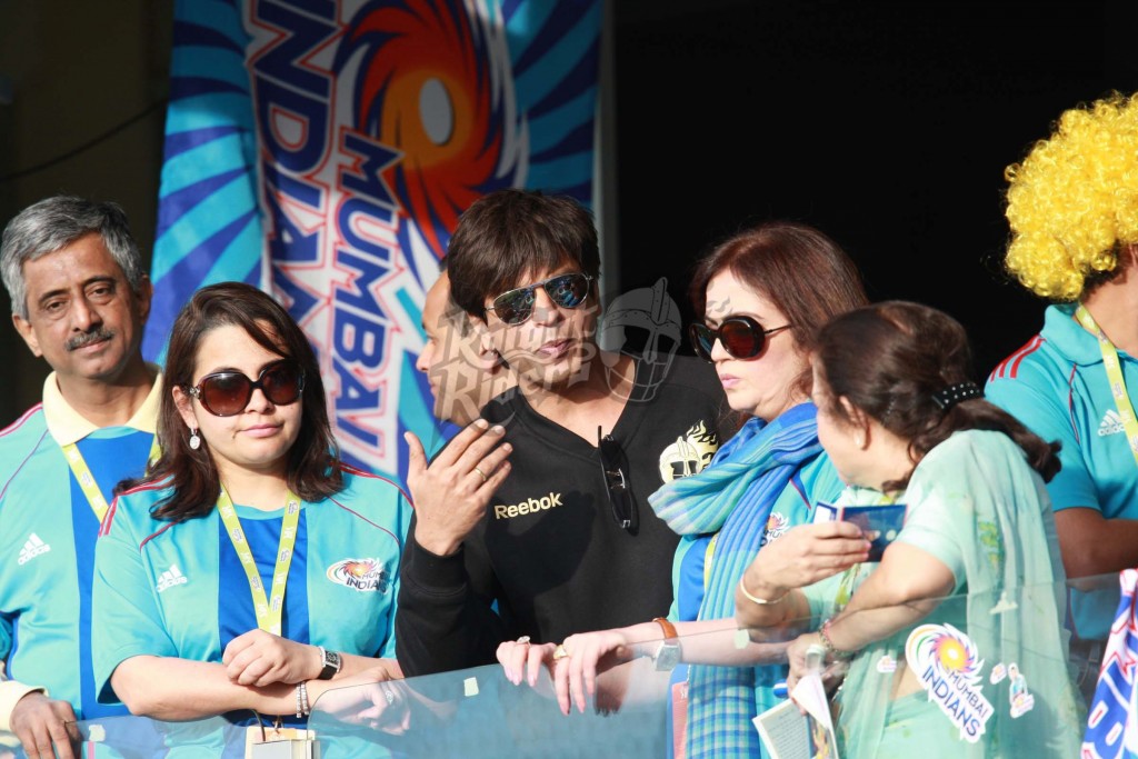 Nita-Ambani-with-Shah-Rukh-Khan