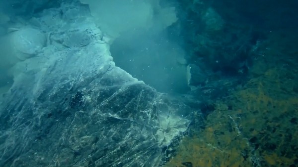 f_underwater_volcano_150430