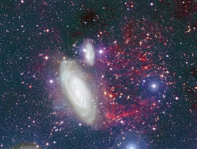 Amazing: galaxy has tail of gas over 300,000 light-years across