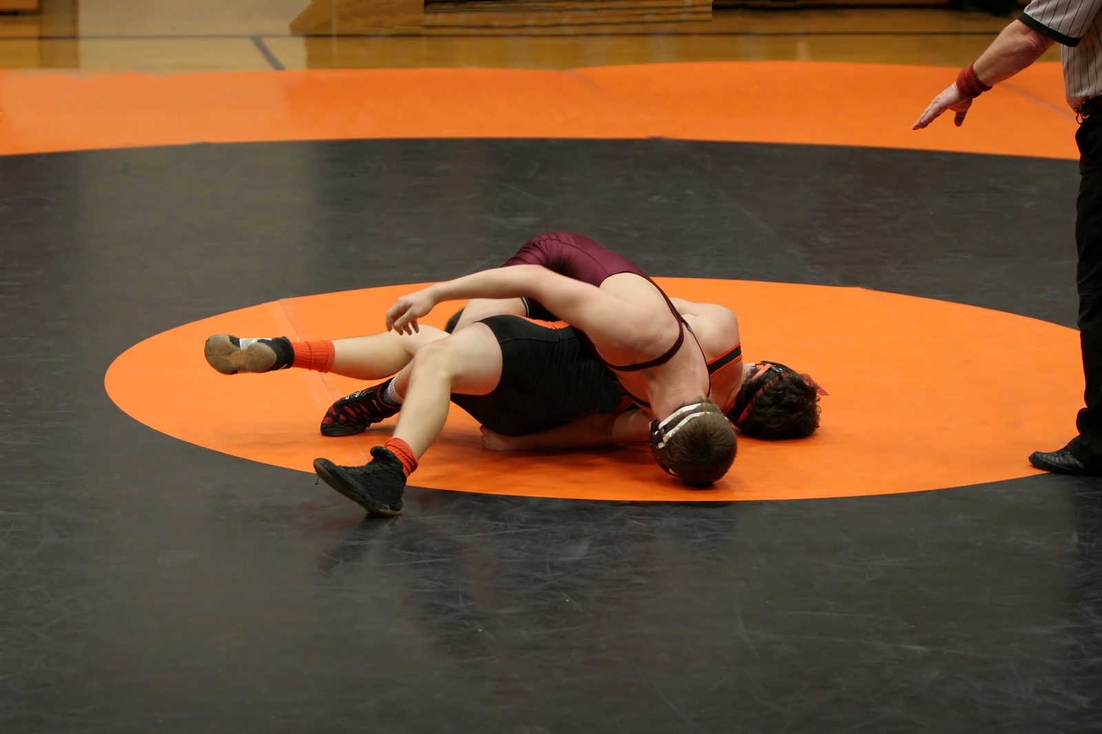 High school wrestler contracts “mat herpes” at tournament