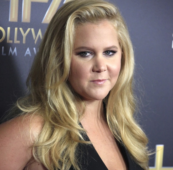 Amy Schumer makes steamy ‘Vanity Fair’ cover