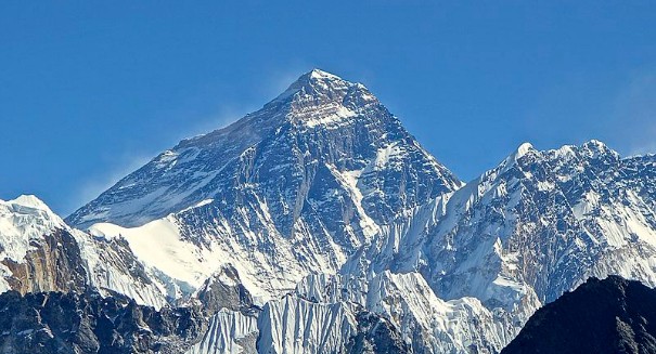 Altitude sickness strikes Mount Everest climbers, two dead