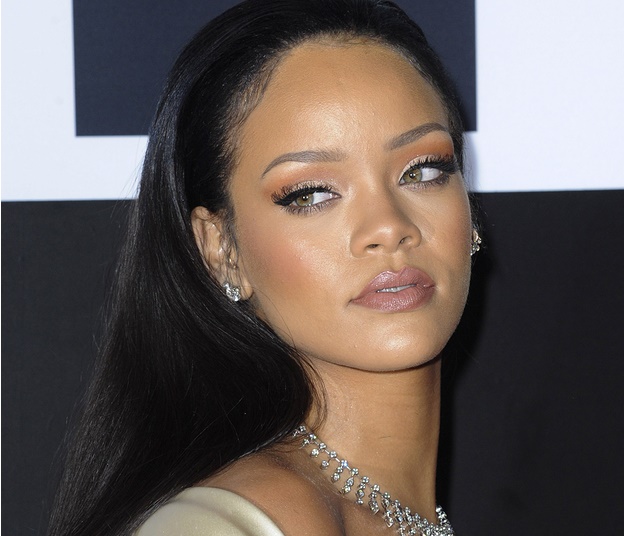 Are Rihanna and Drake romantically involved?