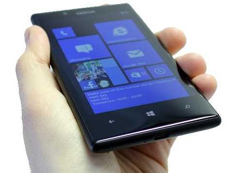 Nokia Lifts Lid on Lightweight Lumia 525 – A Budget Buster We May Never See