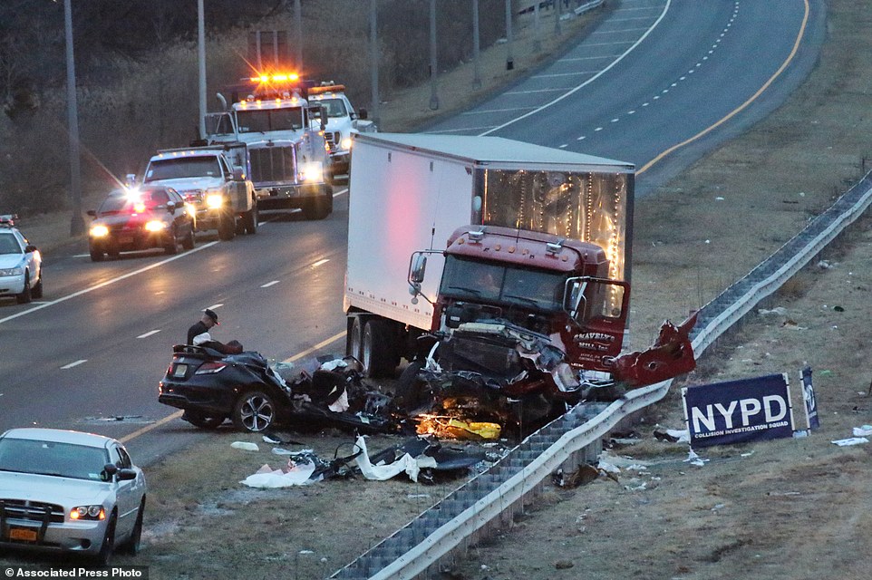 Car carrying three drunk New Jersey police officers crashes