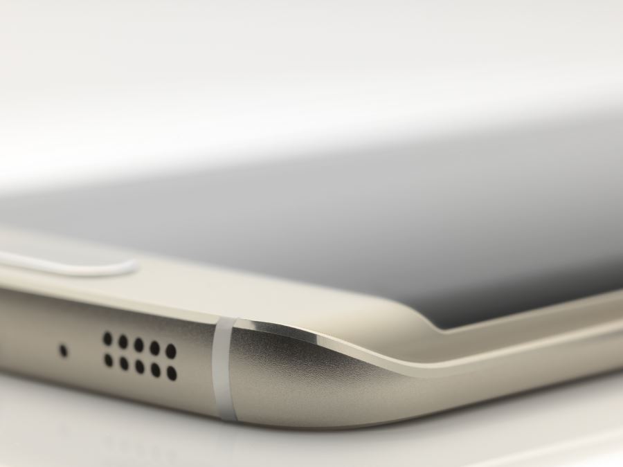 Samsung Galaxy S6 Edge design is Beautiful but Uncomfortable to Hold