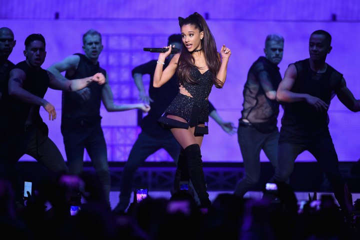Ariana Grande breaks into tears on her ‘Honeymoon tour’ in New York