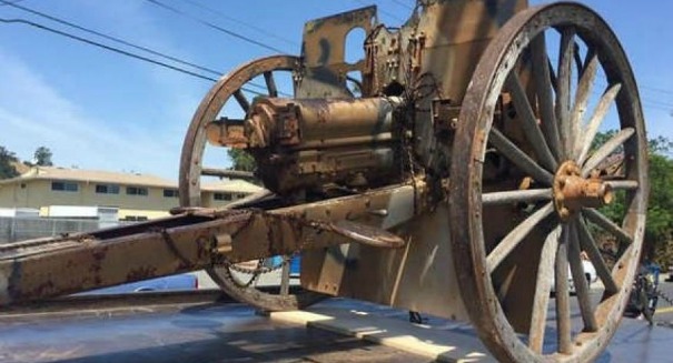Thieves steal massive WWI-era cannon, flee in a pickup truck