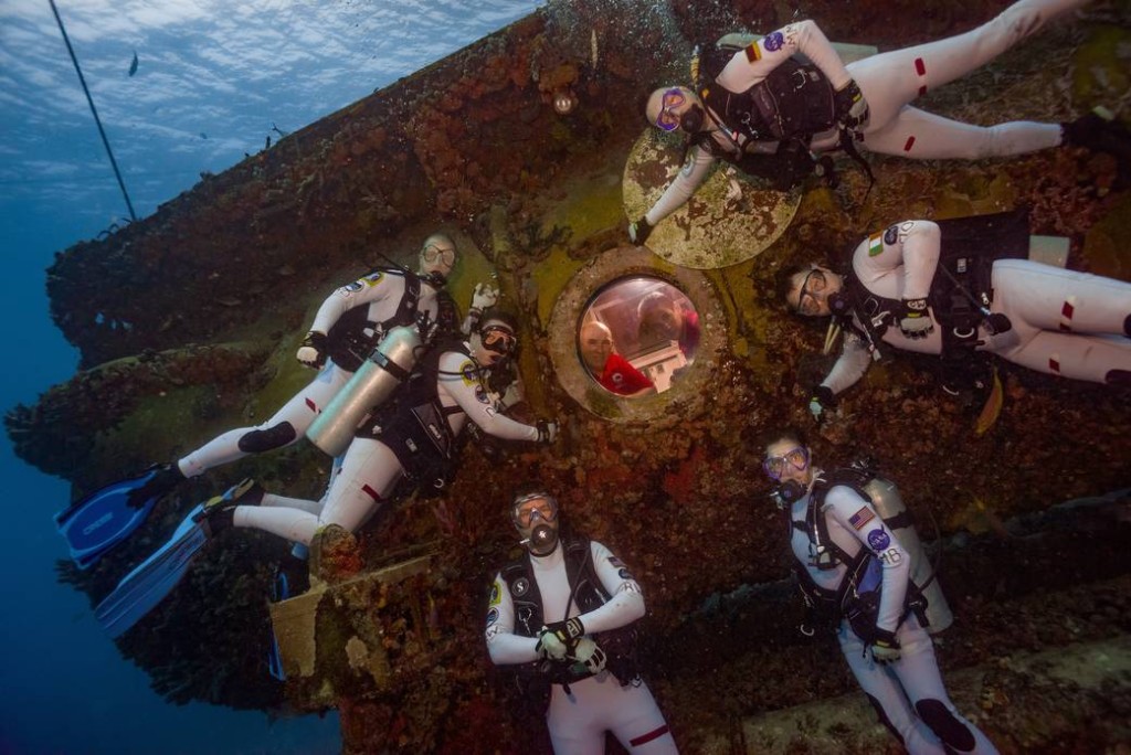 NASA trains astronauts underwater for Martian mission