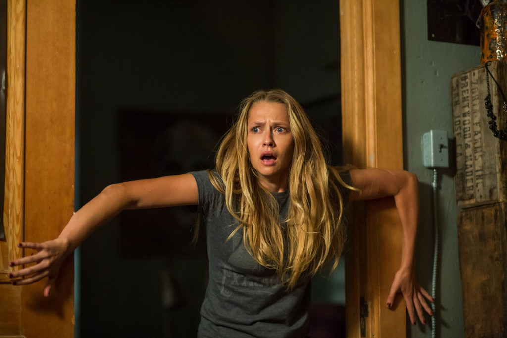 <em>Lights Out</em> is the no-filler thrill ride of the summer