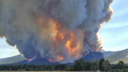 Montana wildfire leads to 500 evacuations, burning uncontained